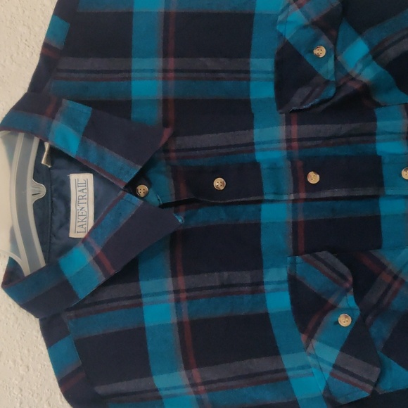 Lake n trail top, 3x - Picture 2 of 7